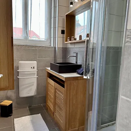 Daire De Charme Avec Balcon - Les Iris *