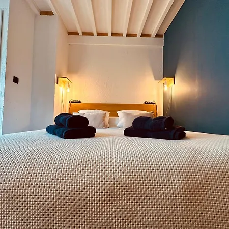 De Charme Avec Balcon - Les Iris *