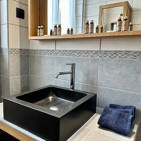 Appartamento De Charme Avec Balcon - Les Iris